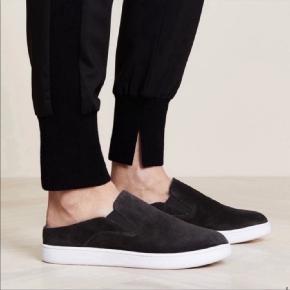 Brand new 🔥Vince Verrell suede mules